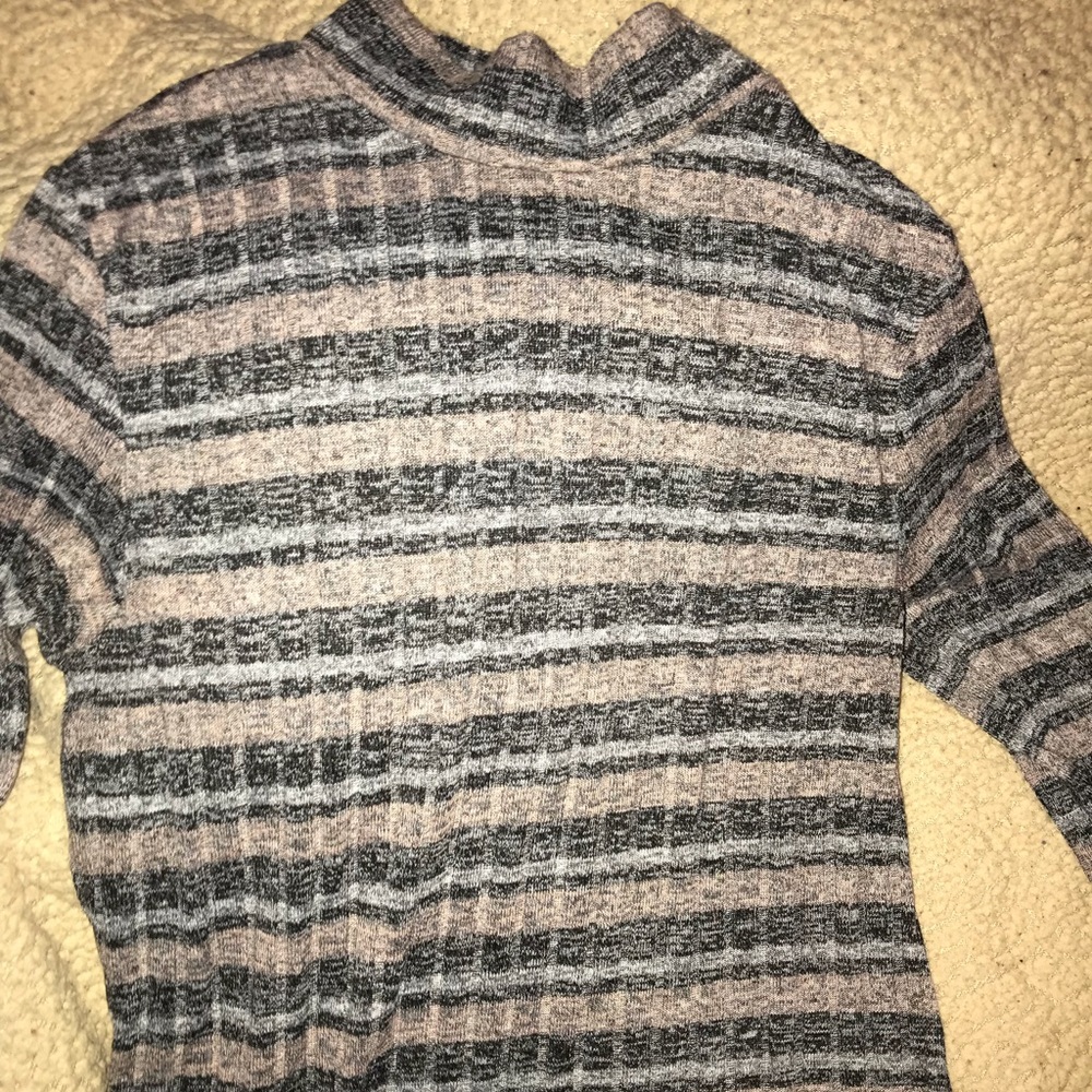 Cropped turtle neck long sleeve